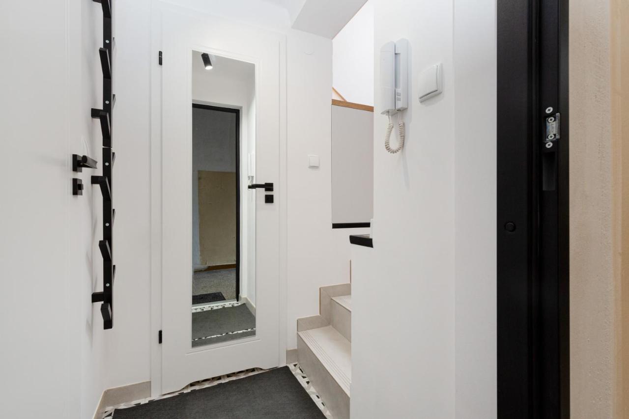 City Center Mezzanine Studio Chmielna By Noclegi Renters Varşova Dış mekan fotoğraf